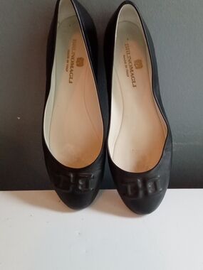 Bruno Magli Black Leather Ballet Flats Embossed Logo Made in Italy Womens 7.5